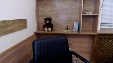 Snapshot of vanillaloveli chatting on 06/24/26, 06:40 vanillaloveli online show from 06/24/26, 06:40