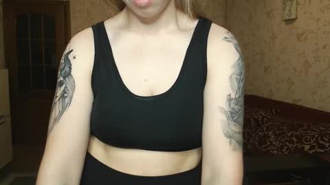 Snapshot of vanillamuffin chatting on 02/24/25, 10:26 VanillaMuffin online show from 02/24/25, 10:26