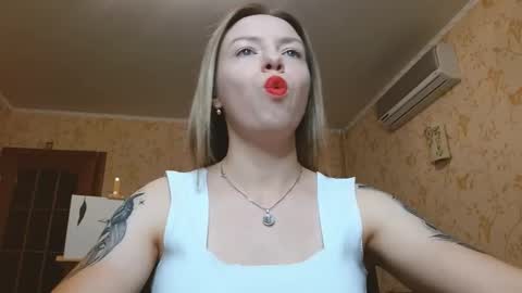 Snapshot of vanillamuffin chatting on 09/13/25, 11:54 VanillaMuffin online show from 09/13/25, 11:54