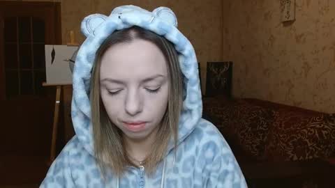 Snapshot of vanillamuffin chatting on 10/08/25, 05:27 VanillaMuffin online show from 10/08/25, 05:27