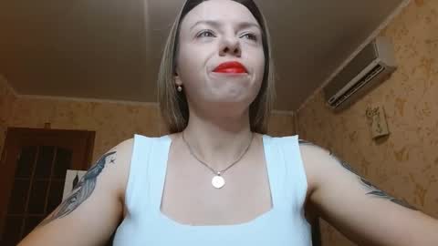 Snapshot of vanillamuffin chatting on 10/11/25, 12:47 VanillaMuffin online show from 10/11/25, 12:47