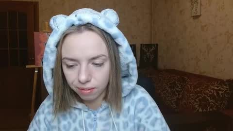 Snapshot of vanillamuffin chatting on 10/28/25, 07:01 VanillaMuffin online show from 10/28/25, 07:01