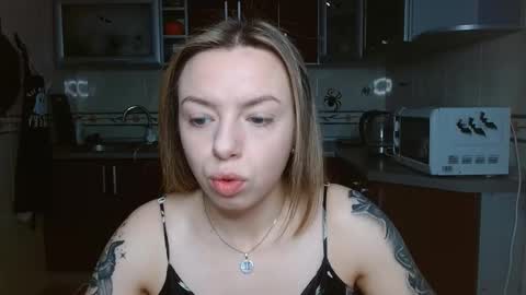 Snapshot of vanillamuffin chatting on 11/07/25, 06:35 VanillaMuffin online show from 11/07/25, 06:35