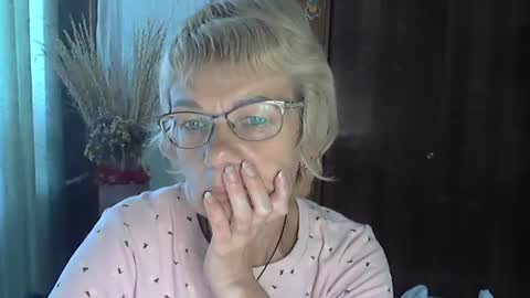 Vanillaxcreamy online show from 09/28/25, 09:47