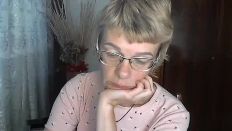 Vanillaxcreamy online show from 10/19/25, 01:45