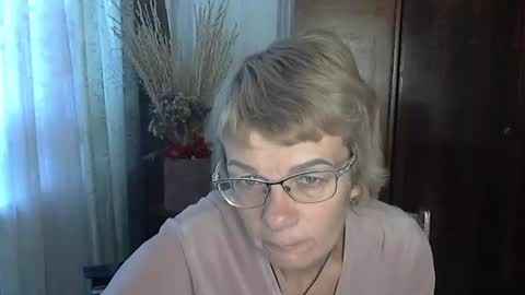 Vanillaxcreamy online show from 10/28/25, 12:09