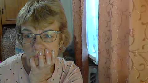 Vanillaxcreamy online show from 12/19/25, 11:39