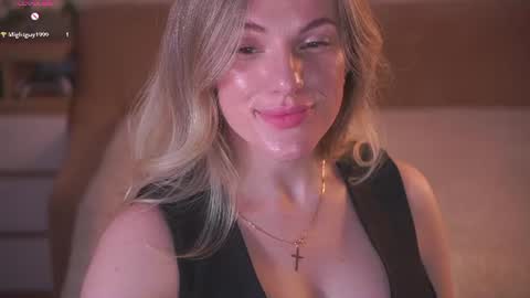 Sophie online show from 07/08/26, 10:03