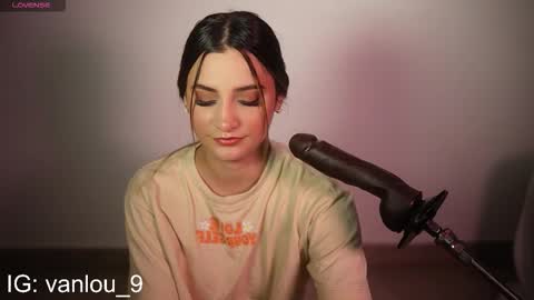 Snapshot of vaniluu9 chatting on 10/11/25, 01:38 Vanilu online show from 10/11/25, 01:38