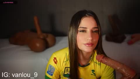 Snapshot of vaniluu9 chatting on 11/23/25, 03:28 Vanilu online show from 11/23/25, 03:28