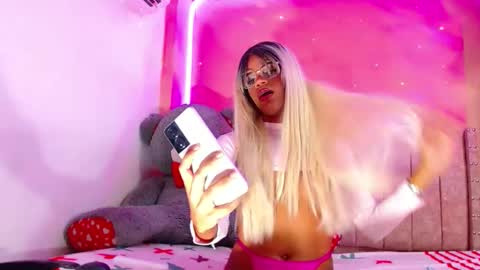 Snapshot of vannesa01 chatting on 02/18/25, 07:41 vannesa01 online show from 02/18/25, 07:41