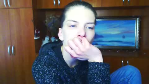 Snapshot of vanrey_ chatting on 03/04/25, 10:35 Vanessa online show from 03/04/25, 10:35