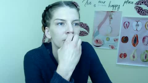 Snapshot of vanrey_ chatting on 03/07/25, 08:23 Vanessa online show from 03/07/25, 08:23