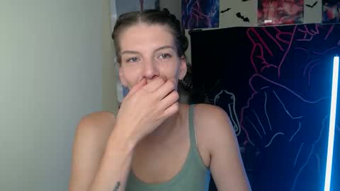 Snapshot of vanrey_ chatting on 09/28/25, 06:19 Vanessa online show from 09/28/25, 06:19