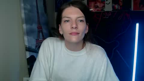 Snapshot of vanrey_ chatting on 10/09/25, 05:44 Vanessa online show from 10/09/25, 05:44