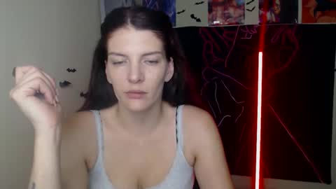 Snapshot of vanrey_ chatting on 11/26/25, 05:36 Vanessa online show from 11/26/25, 05:36