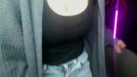 Snapshot of vanrey_ chatting on 11/30/25, 07:01 Vanessa online show from 11/30/25, 07:01