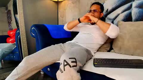 Vans Ross online show from 02/14/26, 07:32