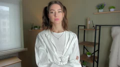 Snapshot of vanvanvibe chatting on 04/16/26, 09:54 Charline online show from 04/16/26, 09:54