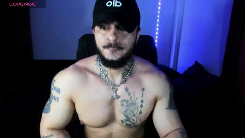 vanvelckan_ online show from 11/12/25, 03:29