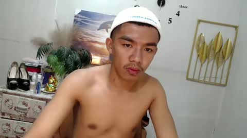 Snapshot of vanxxx2005 chatting on 02/15/25, 03:06 vanxxx2005 online show from 02/15/25, 03:06