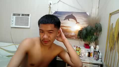 Snapshot of vanxxx2005 chatting on 03/10/25, 04:49 vanxxx2005 online show from 03/10/25, 04:49