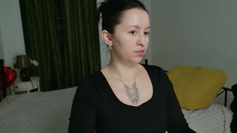 vaolietkat online show from 04/03/26, 05:49