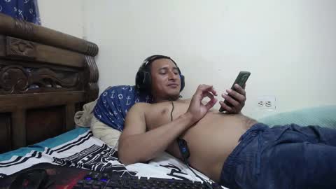 Snapshot of varmico chatting on 12/18/25, 02:50 Harold online show from 12/18/25, 02:50