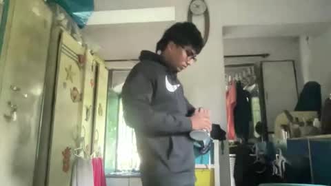 varun_00707 online show from 11/18/25, 03:23