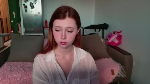 Snapshot of vasilisa_lik chatting on 09/19/25, 11:44 Vasilisa lik online show from 09/19/25, 11:44