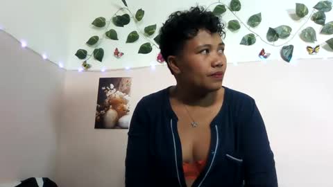 Snapshot of vayannah chatting on 06/11/26, 11:19 Vayannah online show from 06/11/26, 11:19