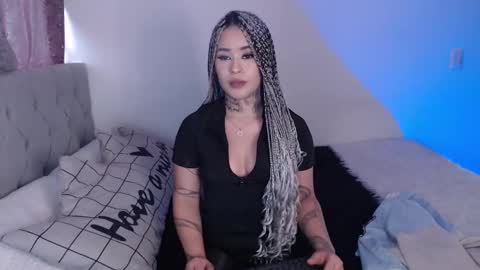 Snapshot of vayolett_bass chatting on 03/08/25, 08:35 Vayolett Bass online show from 03/08/25, 08:35