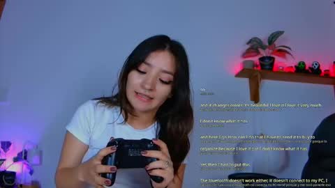 Snapshot of vayolett_dakotta chatting on 10/10/25, 01:48 Vayolett online show from 10/10/25, 01:48