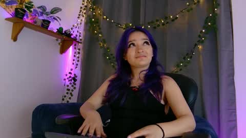 Snapshot of vayolett_dakotta chatting on 11/29/25, 11:41 Vayolett online show from 11/29/25, 11:41