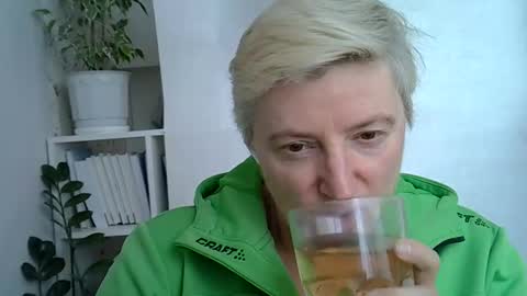 vea_motty online show from 04/18/26, 01:59