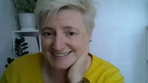 Snapshot of vea_motty chatting on 06/18/26, 11:03 vea_motty online show from 06/18/26, 11:03