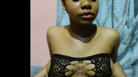 Snapshot of vee62 chatting on 12/19/25, 08:38 vee62 online show from 12/19/25, 08:38