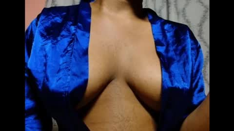 Snapshot of vee62 chatting on 06/24/26, 01:04 vee62 online show from 06/24/26, 01:04