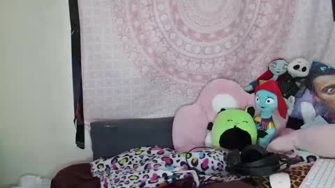 Veronica Lehane online show from 12/27/24, 10:01