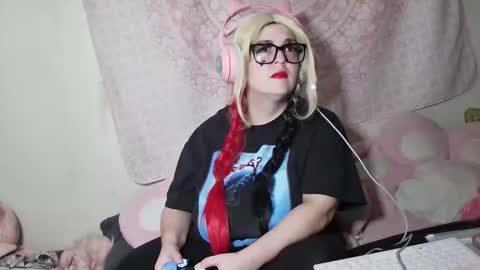 Veronica Lehane online show from 10/15/25, 03:39