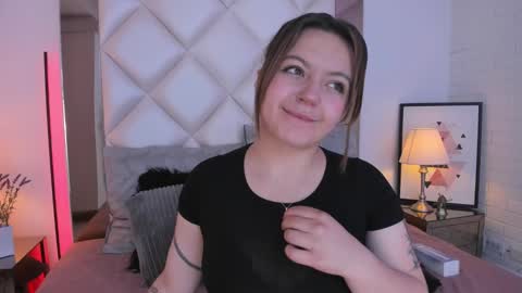 Vee Simons online show from 01/14/25, 08:59