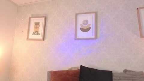 Vee Simons online show from 11/24/25, 07:57