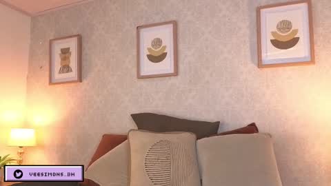 Vee Simons online show from 03/28/26, 09:03