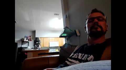 Snapshot of vegasdadbod chatting on 09/16/25, 06:58 vegasdadbod online show from 09/16/25, 06:58