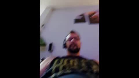 Snapshot of vegasdadbod chatting on 11/20/25, 02:01 vegasdadbod online show from 11/20/25, 02:01