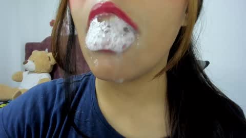 Snapshot of veky_saliva01 chatting on 12/22/24, 01:55 camila online show from 12/22/24, 01:55