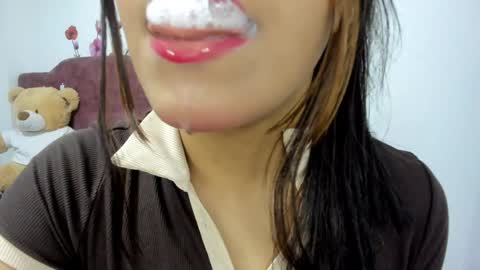 Snapshot of veky_saliva01 chatting on 12/26/24, 02:05 camila online show from 12/26/24, 02:05