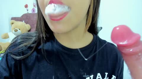 Snapshot of veky_saliva01 chatting on 12/29/24, 02:31 camila online show from 12/29/24, 02:31