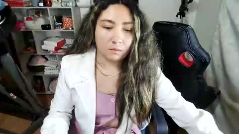 Snapshot of vellarossa chatting on 04/13/26, 03:34 Im VelaI will be Christmas and New Year with my family December 22 to January 13 I will miss you guys. online show from 04/13/26, 03:34