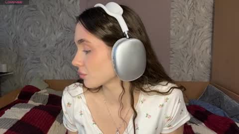 Nia online show from 04/03/26, 03:43